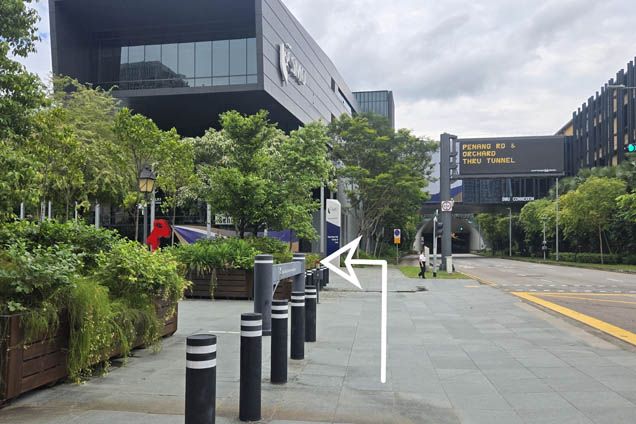 4. Walk towards Yong Pung How School of Law and turn left
